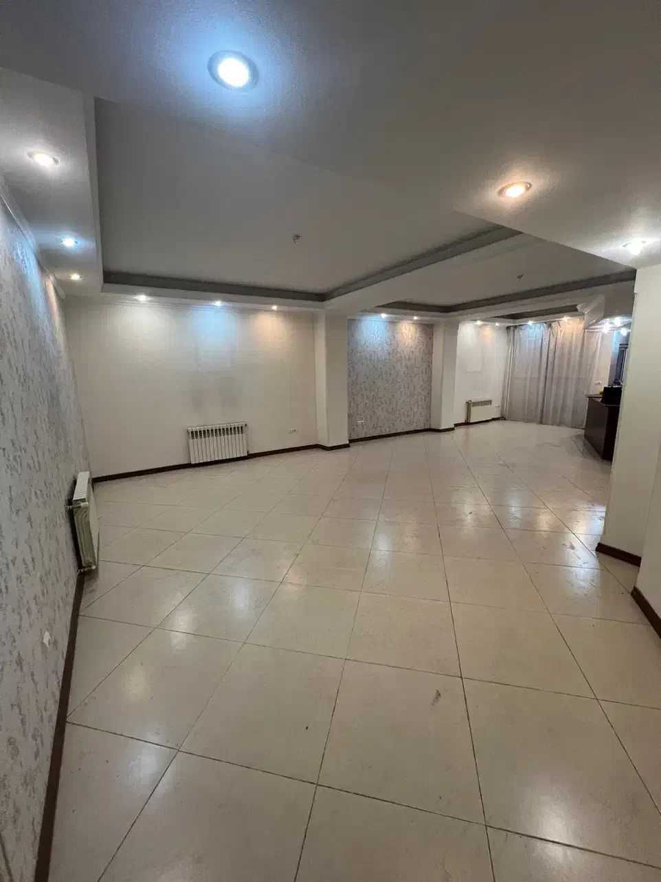 کوهک، خ سحر، ۱۳۰متر، دوخواب، پارکینگ انبار اسانسور