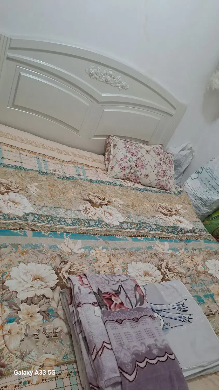 تخت خواب دونفره|تخت و سرویس خواب|رباط‌کریم, رباط‌کریم|دیوار