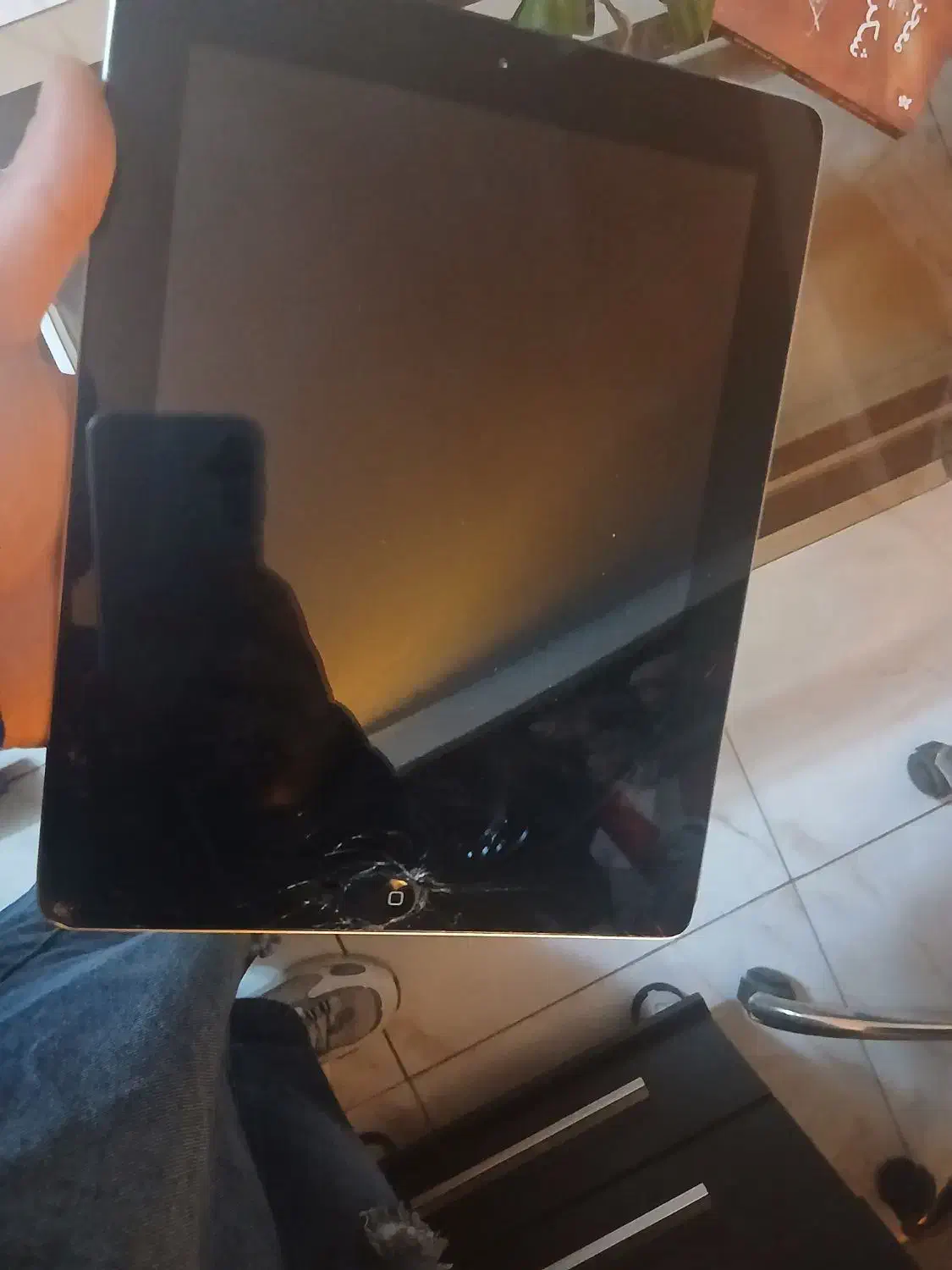 ایپد ایفون|تبلت|فردیس, سرحدی|دیوار