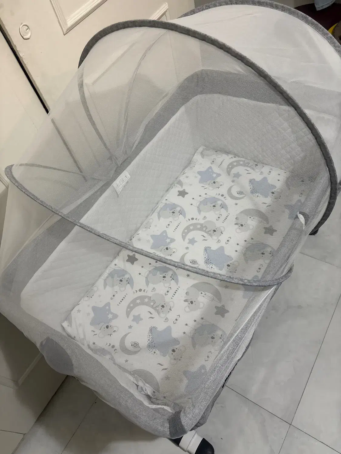 تخت کنار مادر زویه|تخت و صندلی بچه|تهران, سلسبیل شمالی|دیوار