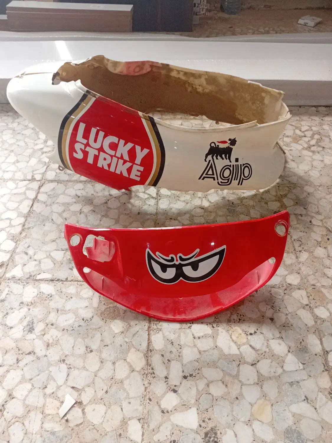 فلاپ پاکشتی|قطعات یدکی و لوازم جانبی|رشت, فرودگاه سردار جنگل رشت|دیوار