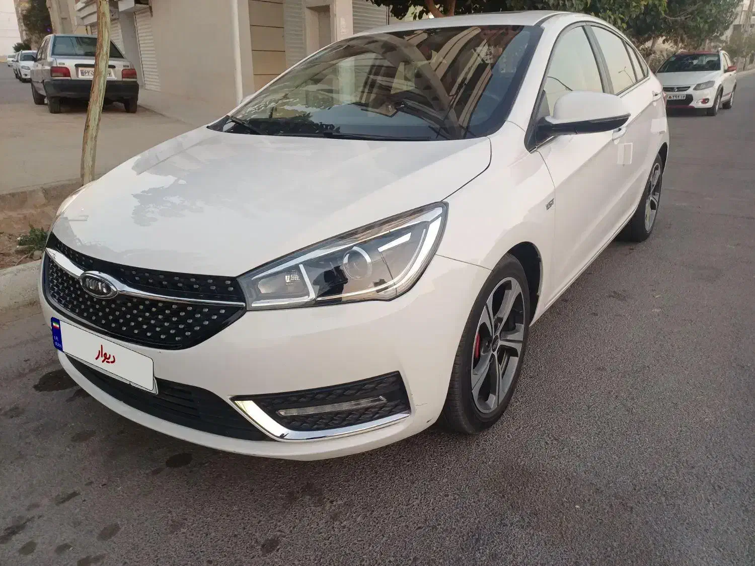 اریزو۵ بسیار تمیز ۱۴۰۱|خودرو سواری و وانت|شاهینشهر, شهرک میلاد|دیوار