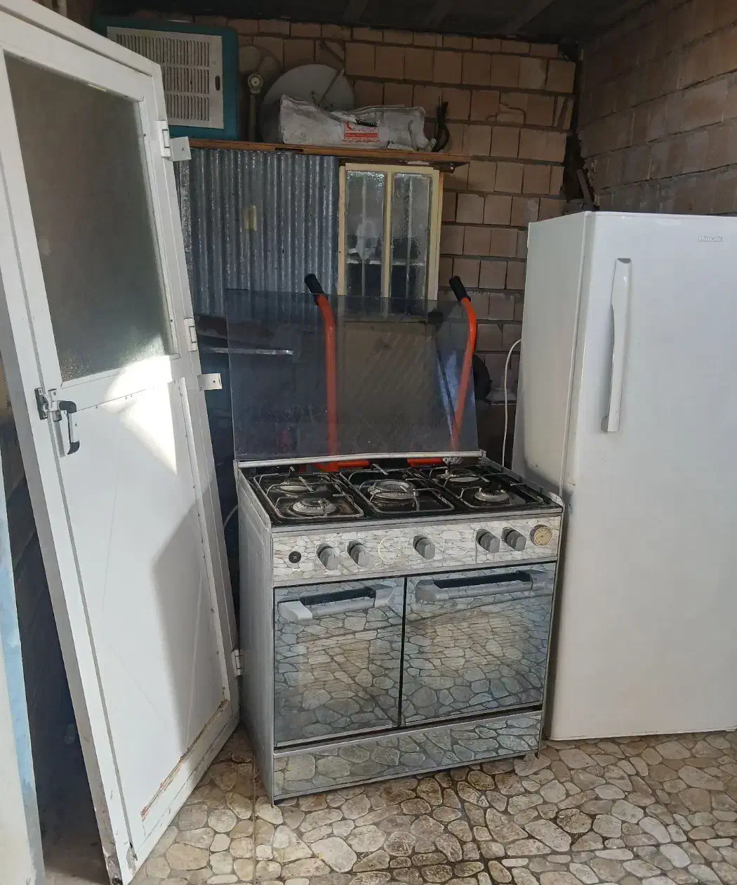 درب آلومینیومی  80در2 وگاز پنج شعله|مصالح و تجهیزات ساختمان|دوگنبدان, |دیوار