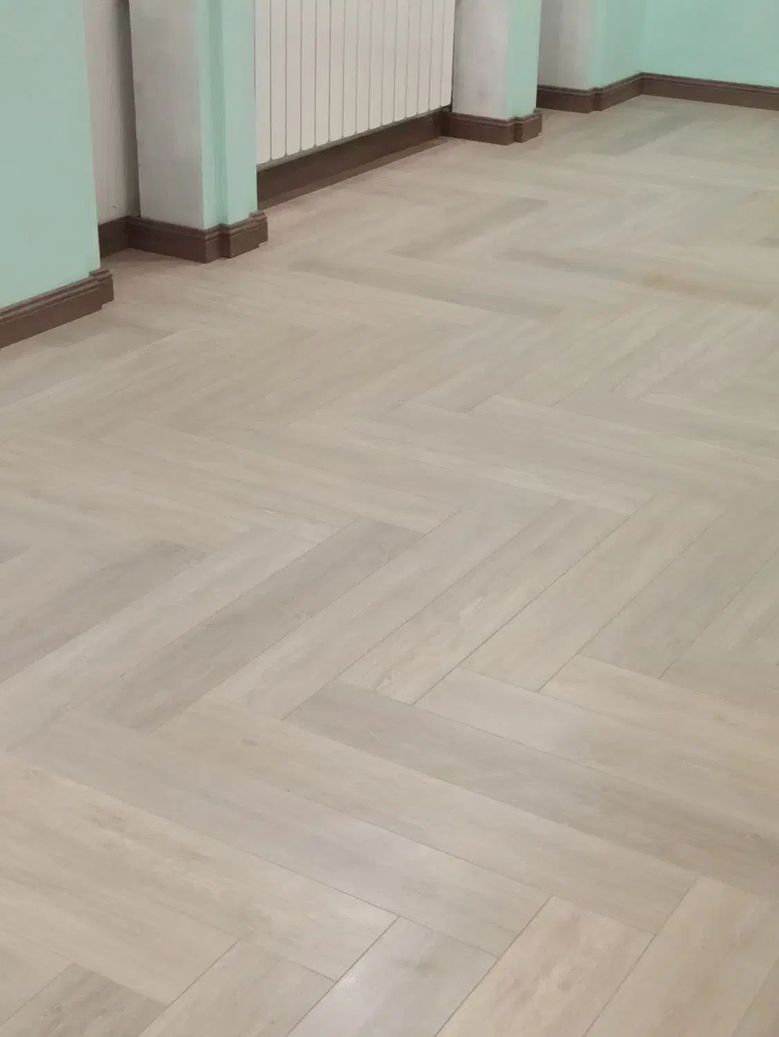 نصب پارکت،قرنیز،کفپوش،چمن مصنوعی ترمووال،ماربل شیت|خدمات پیشه و مهارت|رشت, گلزاران|دیوار