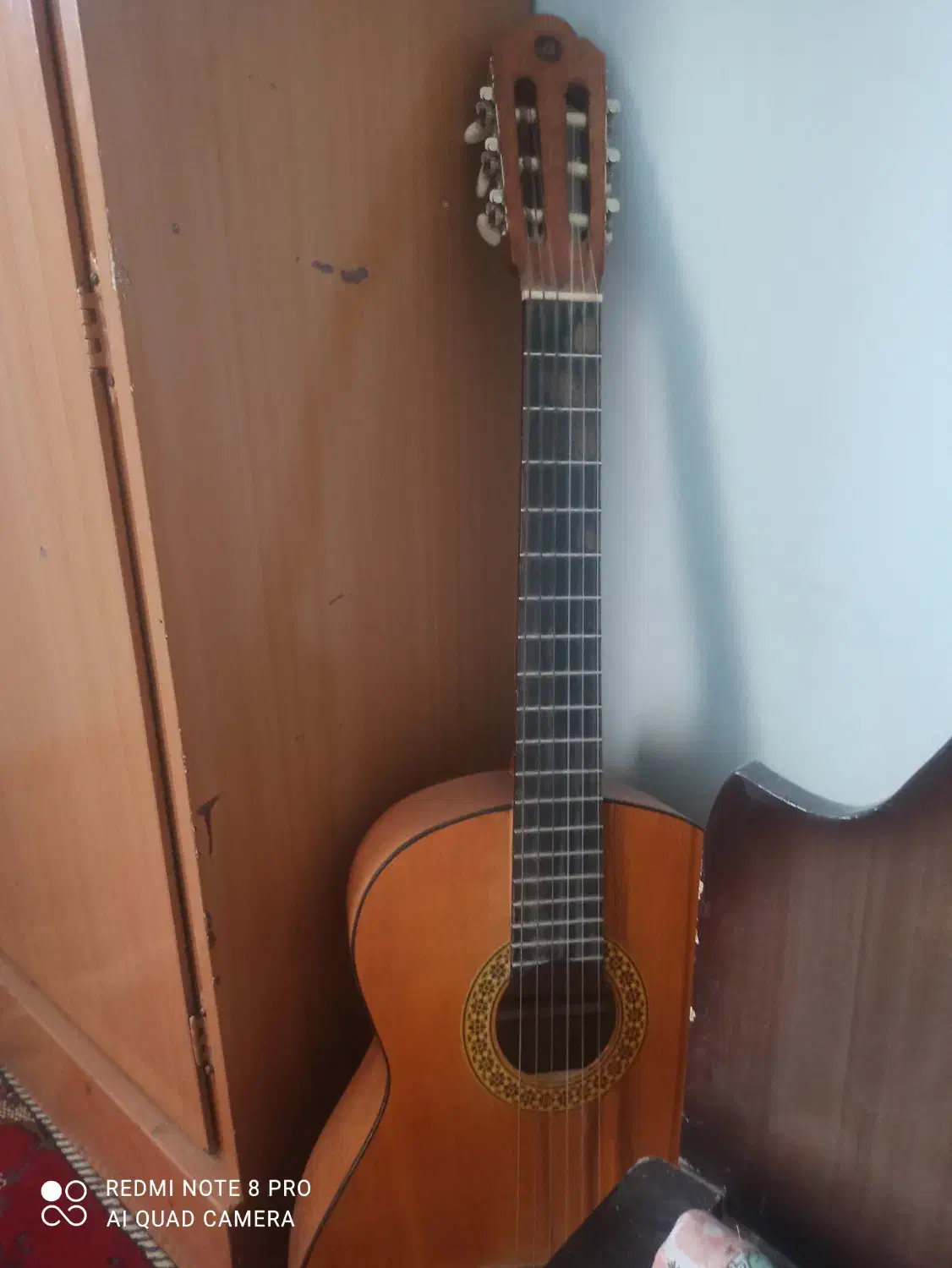 گیتار متاع پور در حد نو|گیتار، بیس، امپلیفایر|مه ولات, |دیوار