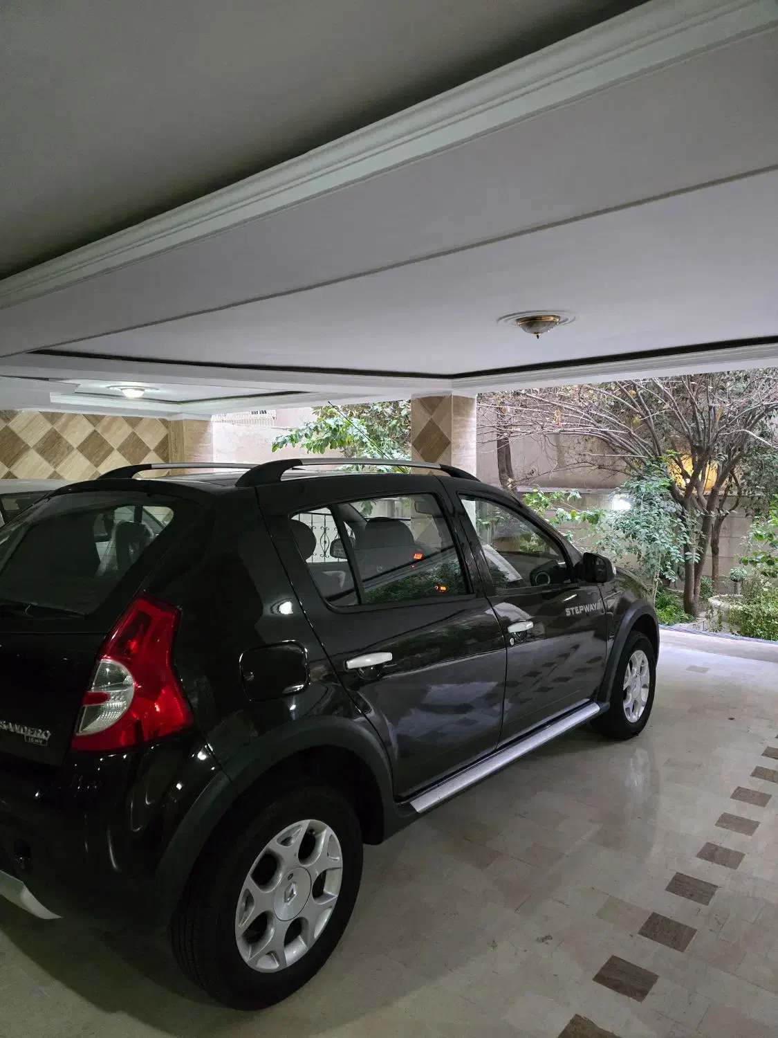 ساندرو استپ وی ۹۸ مشکی|خودرو سواری و وانت|تهران, سازمان برنامه شمالی|دیوار