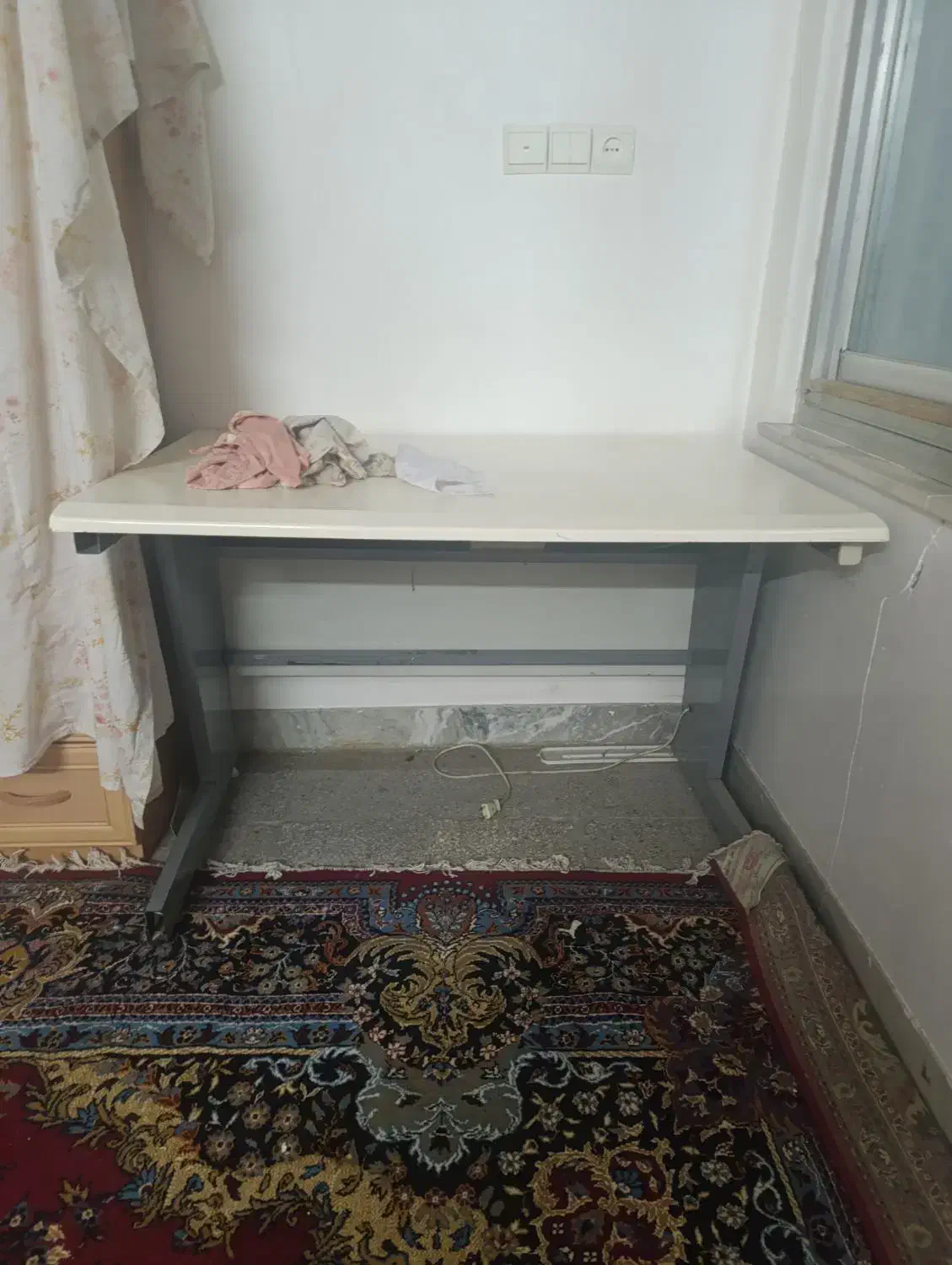 میز کامپیوتر  سالم و محکم|میز تحریر و کامپیوتر|گنبد کاووس, |دیوار