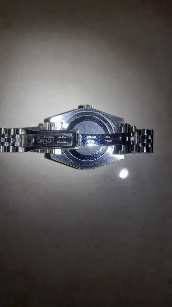 ساعت رولکس|ساعت|رشت, سعدی (تختی)|دیوار