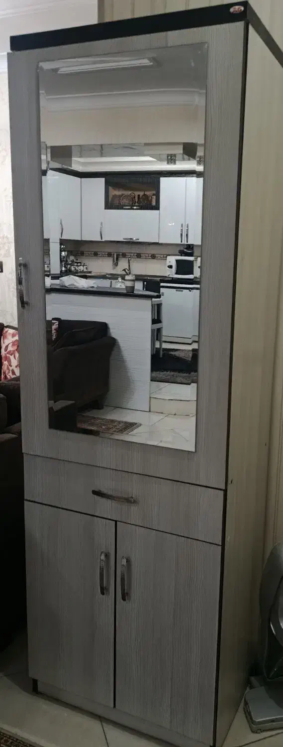 جاکفشی|جاکفشی، کمد، دراور|شهریار, شهریار|دیوار