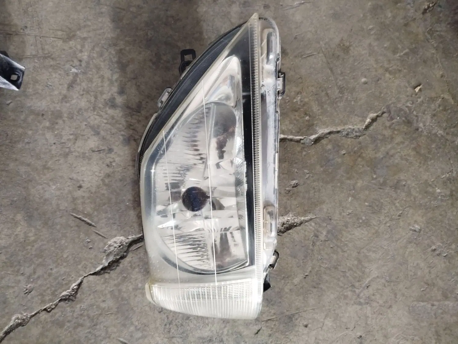 چراغ L90|قطعات یدکی و لوازم جانبی|نظرآباد, رسالت|دیوار