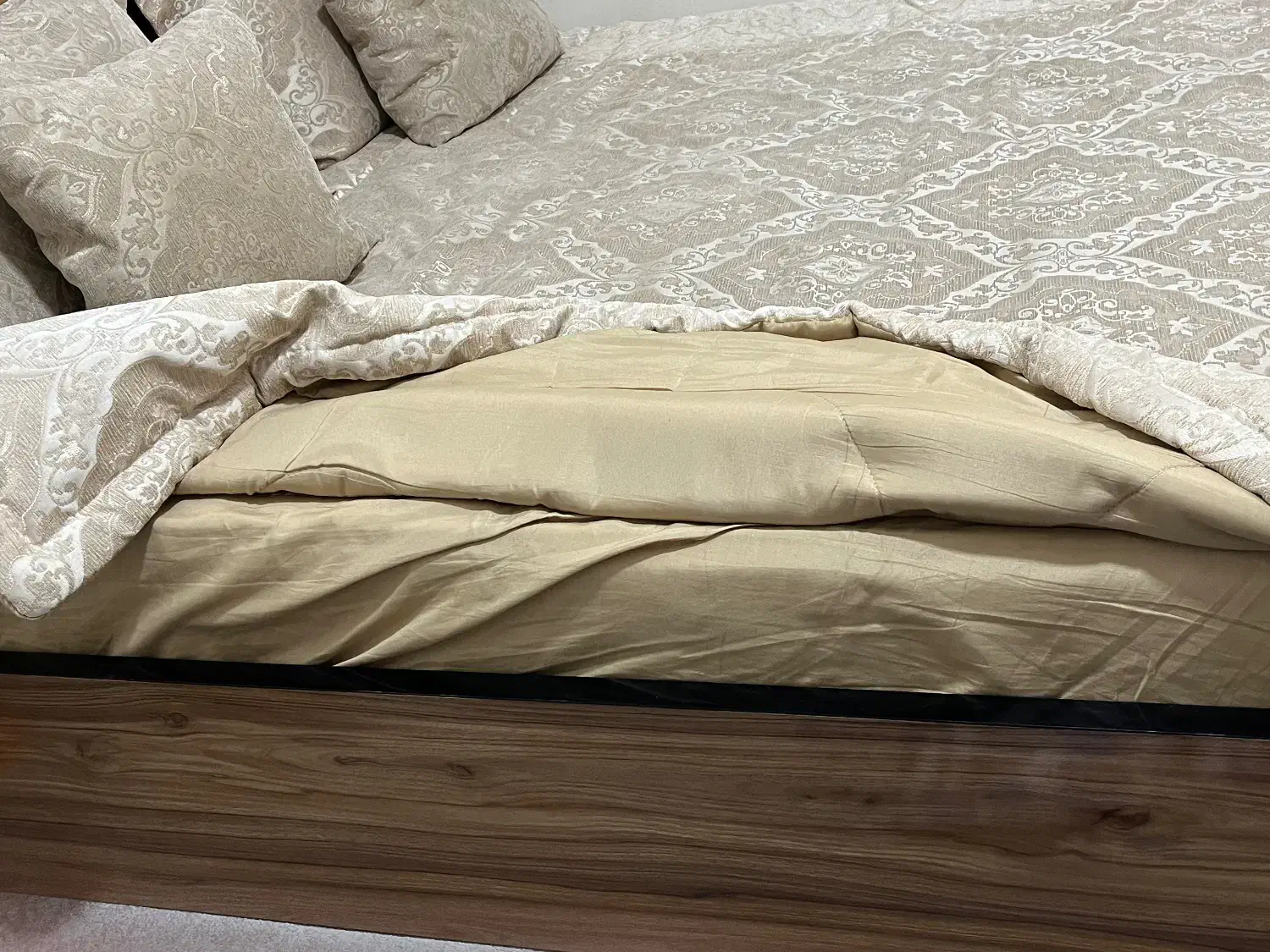 تخت دونفره|تخت و سرویس خواب|سمنان, |دیوار