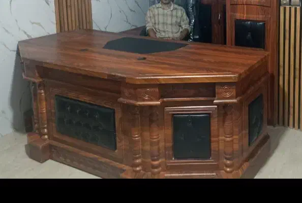 میز مدیریت و صندلی|دفتر کار|اندیشه, اندیشه فاز ۱|دیوار