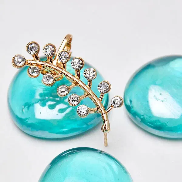 گوشواره لاله گوشی طرح پر|بدلیجات|تهران, فلسطین (میدان انقلاب)|دیوار