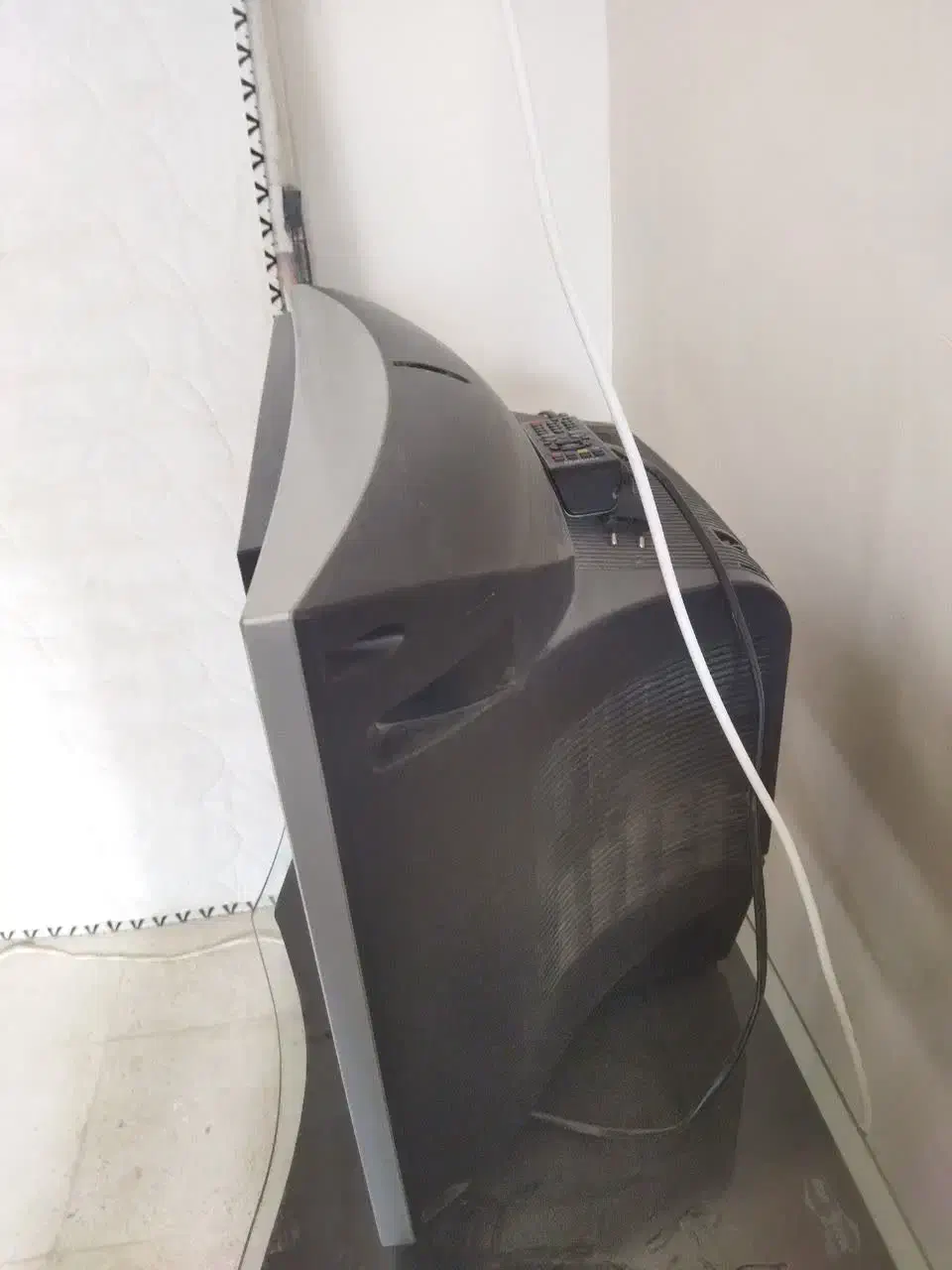 تلویزیون|تلویزیون و پروژکتور|آران و بیدگل, |دیوار