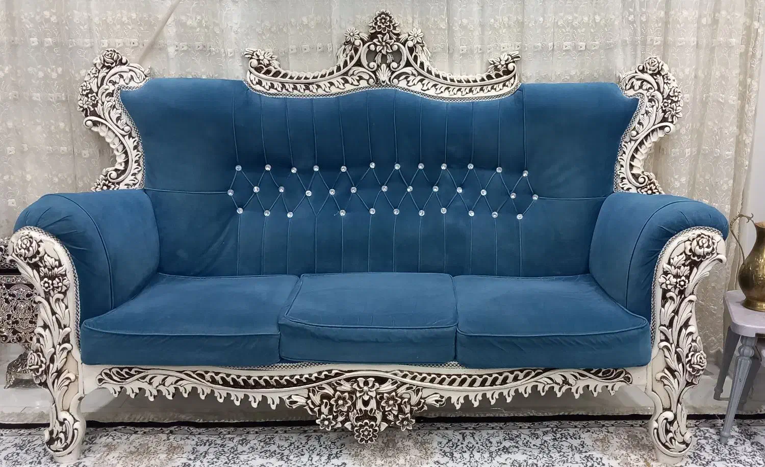 مبلمان سلطنتی۷ نفره همراه با جلو مبلی و میز عسلی|مبلمان خانگی و میز عسلی|نسیمشهر, |دیوار