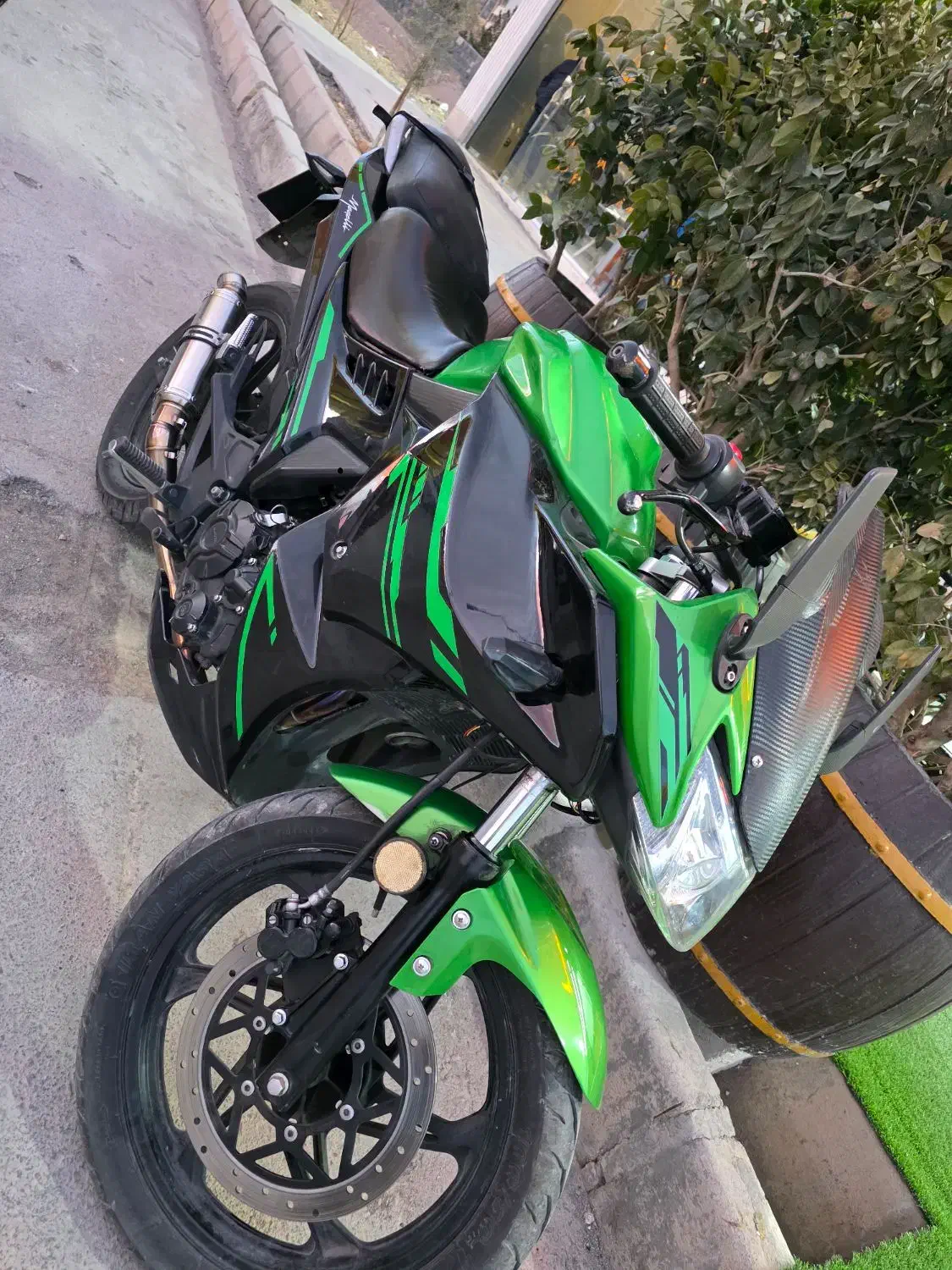 مگلی ۲۰۰|موتورسیکلت|فولادشهر, B4|دیوار