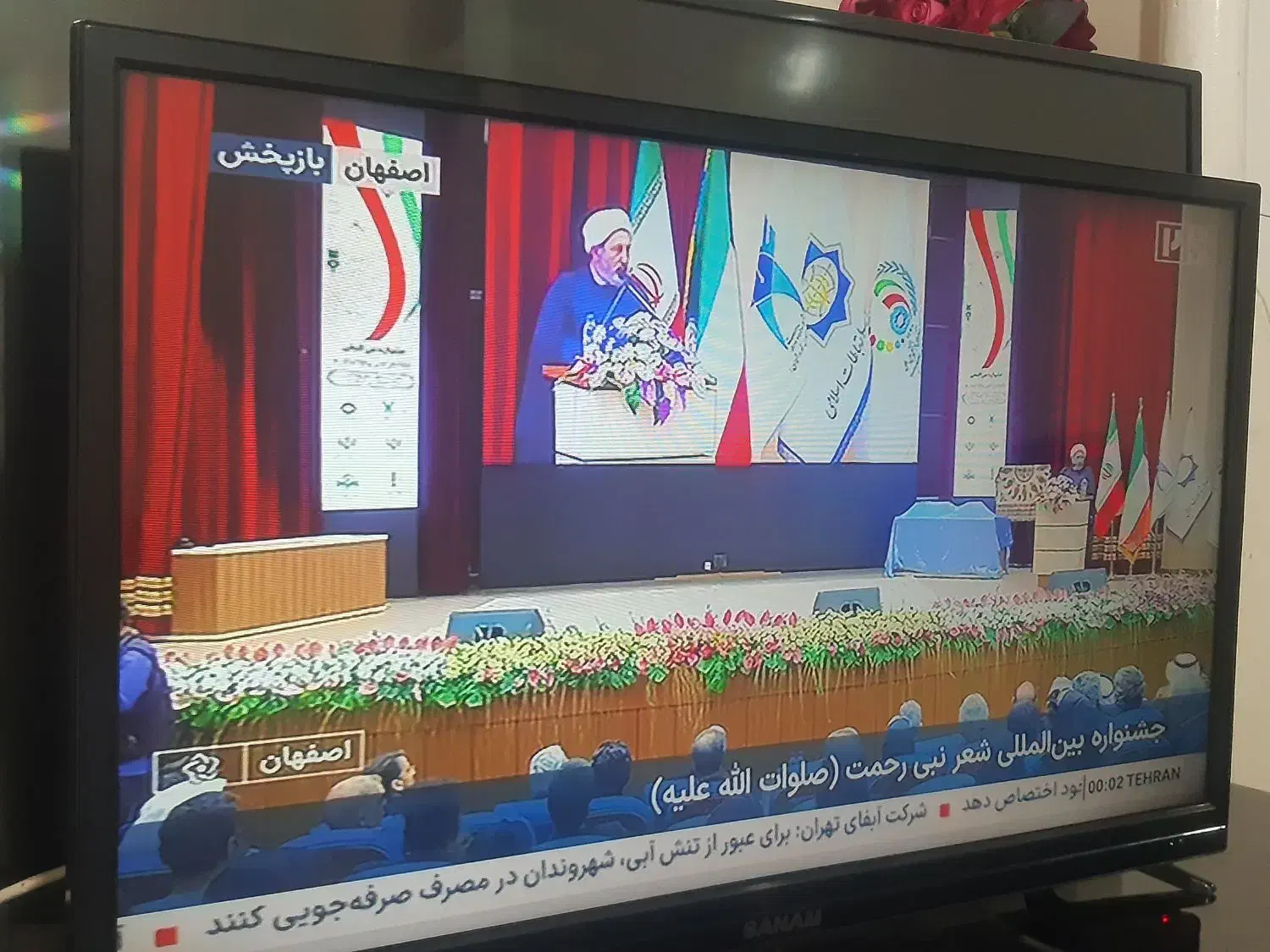 تلوزیون صنام ۳۲ اینج ال ای دی بشرط میدم|تلویزیون و پروژکتور|اردبیل, |دیوار