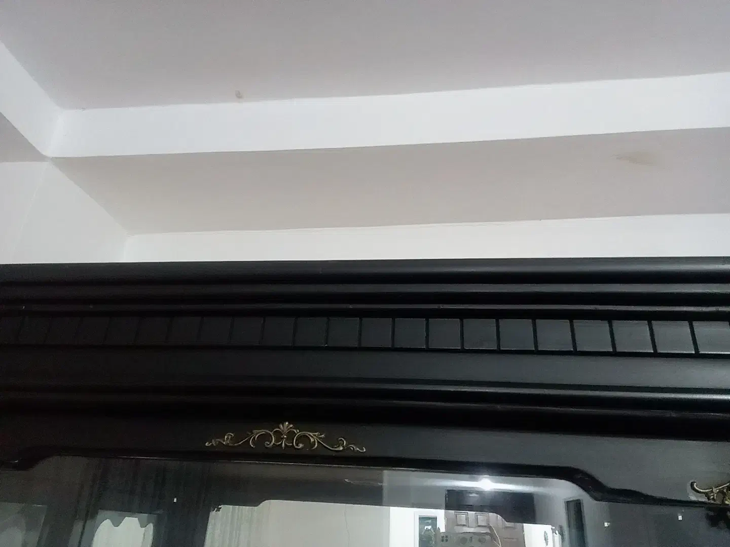 بوفه و کتیبه و لوستر و میز شیشه ای|بوفه، ویترین، کنسول|بجنورد, |دیوار