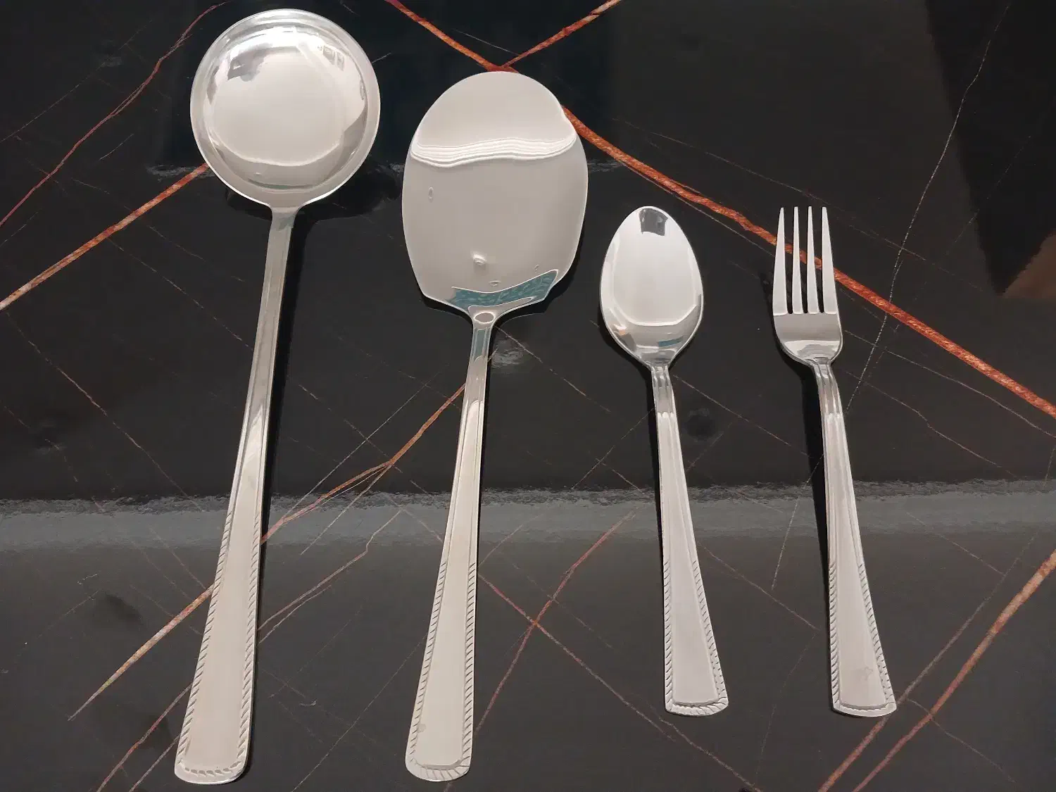 قاشق چنگال در حد نو|ظروف سرو و پذیرایی|اسلامشهر, شهرک واوان|دیوار