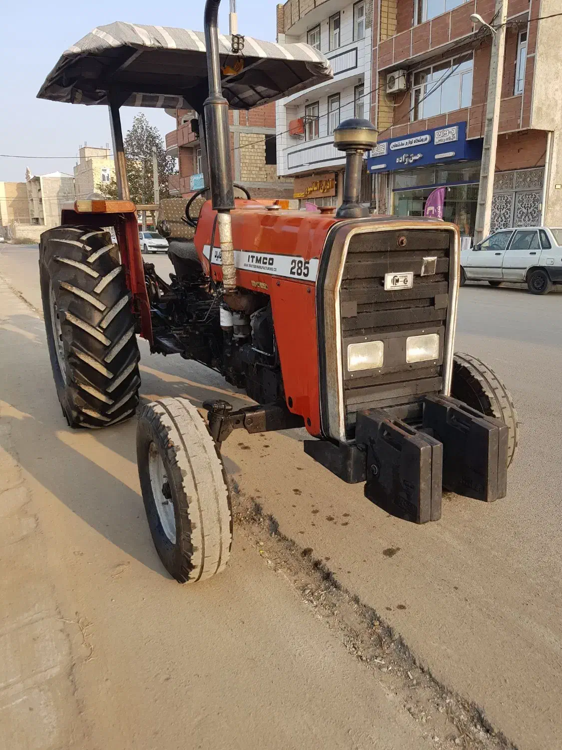 تراکتور مدل ۸۵|خودرو سنگین|پارس‌آباد, |دیوار