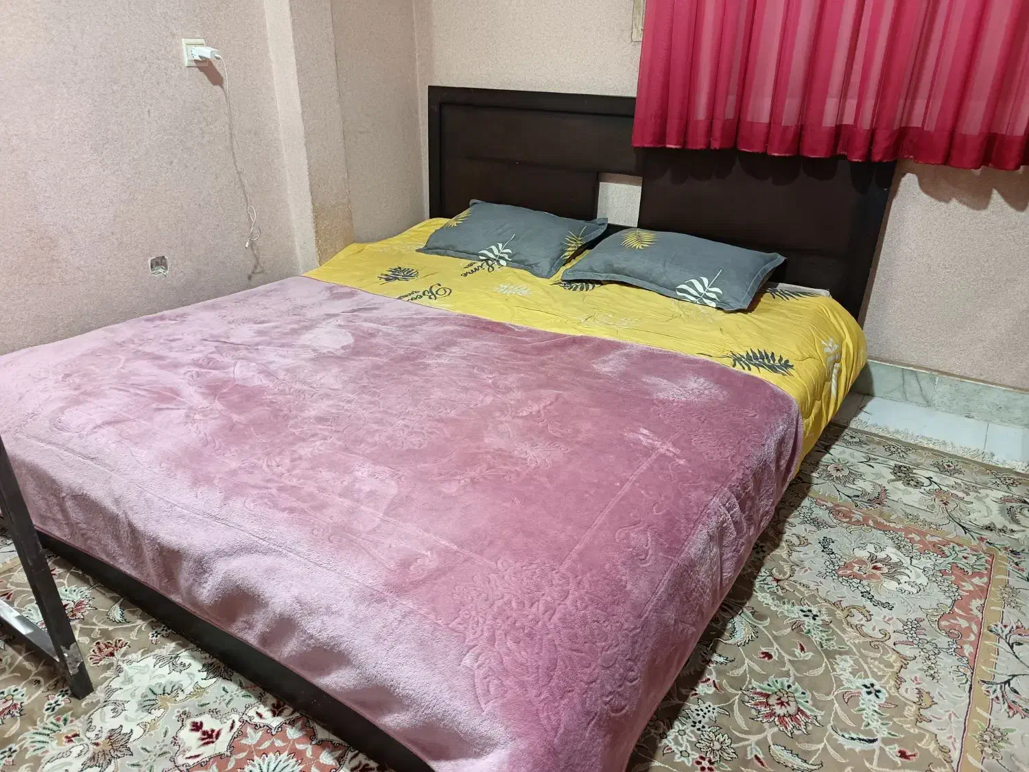 تخت خواب دونفره چوبی دوعدد کارکرده|تخت و سرویس خواب|سبزوار, عظیمیان|دیوار