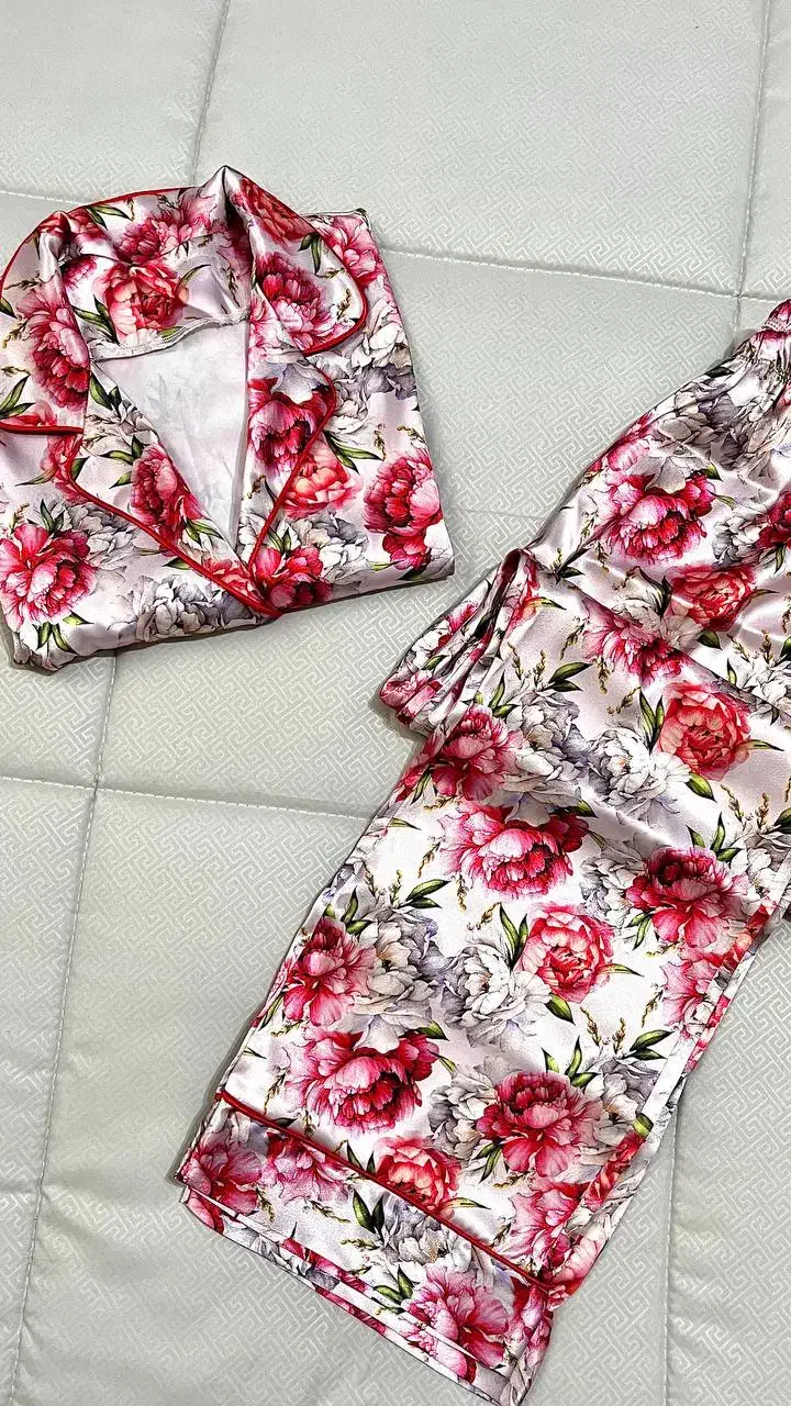 ست لباس خواب ساتن ست تاپ شلوارک ساتن|لباس|باغستان, |دیوار