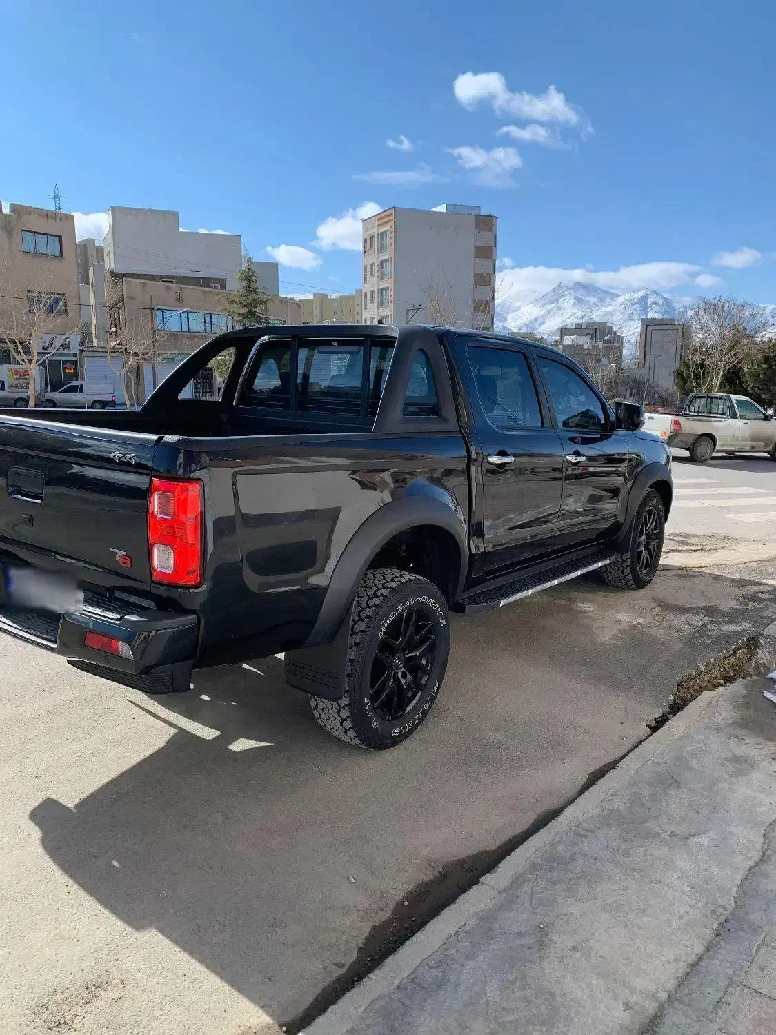 کی ام سی T8|خودرو سواری و وانت|همدان, |دیوار