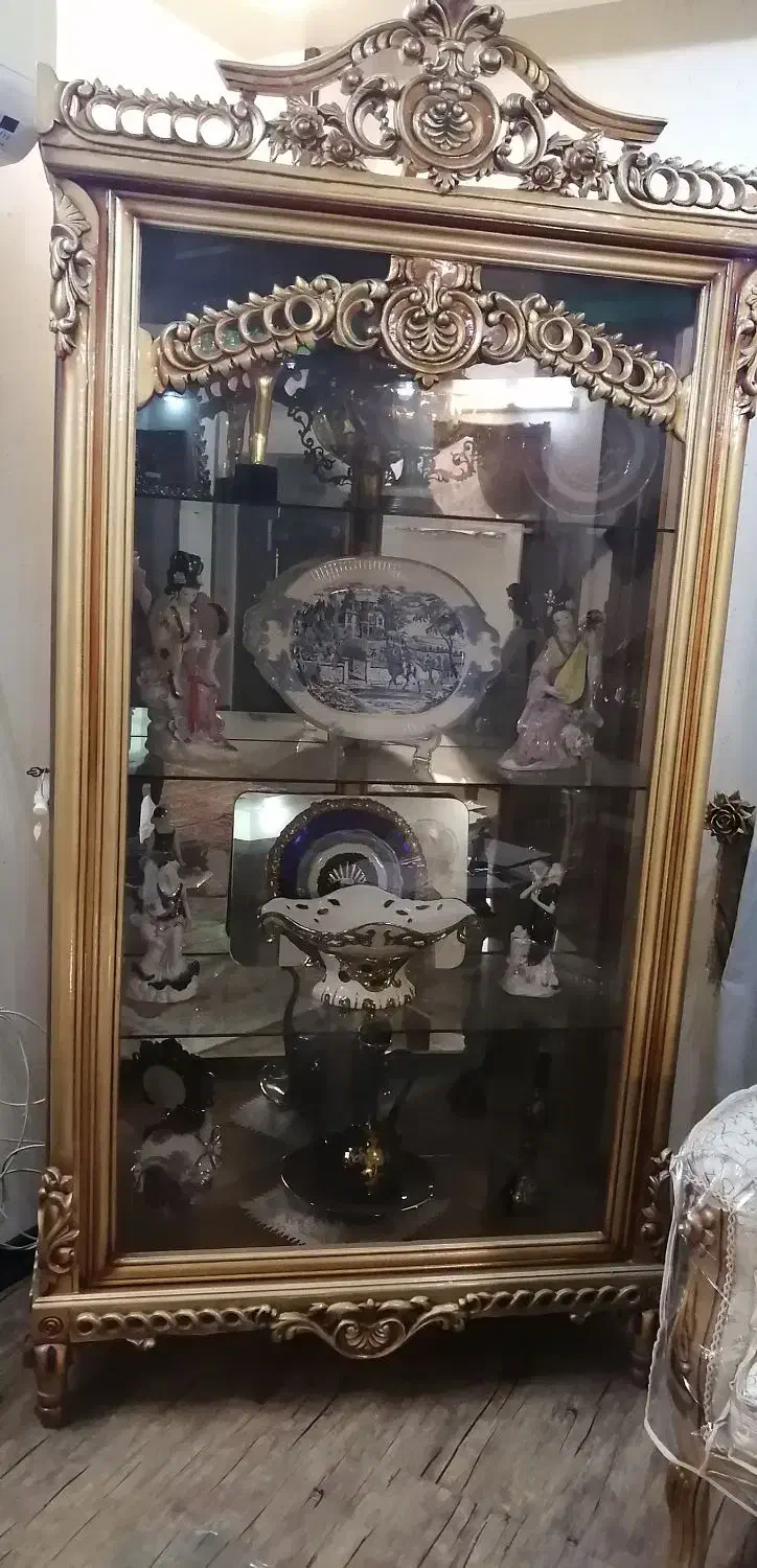 ویترین 4 طبقه آینه دار|بوفه، ویترین، کنسول|شاهین‌شهر, حافظ جنوبی|دیوار