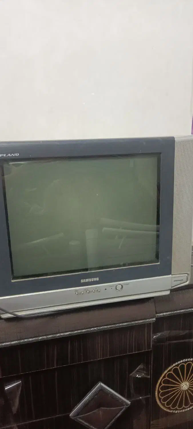 تلویزیون ۲۱اینچ|تلویزیون و پروژکتور|سبزوار, رباط|دیوار