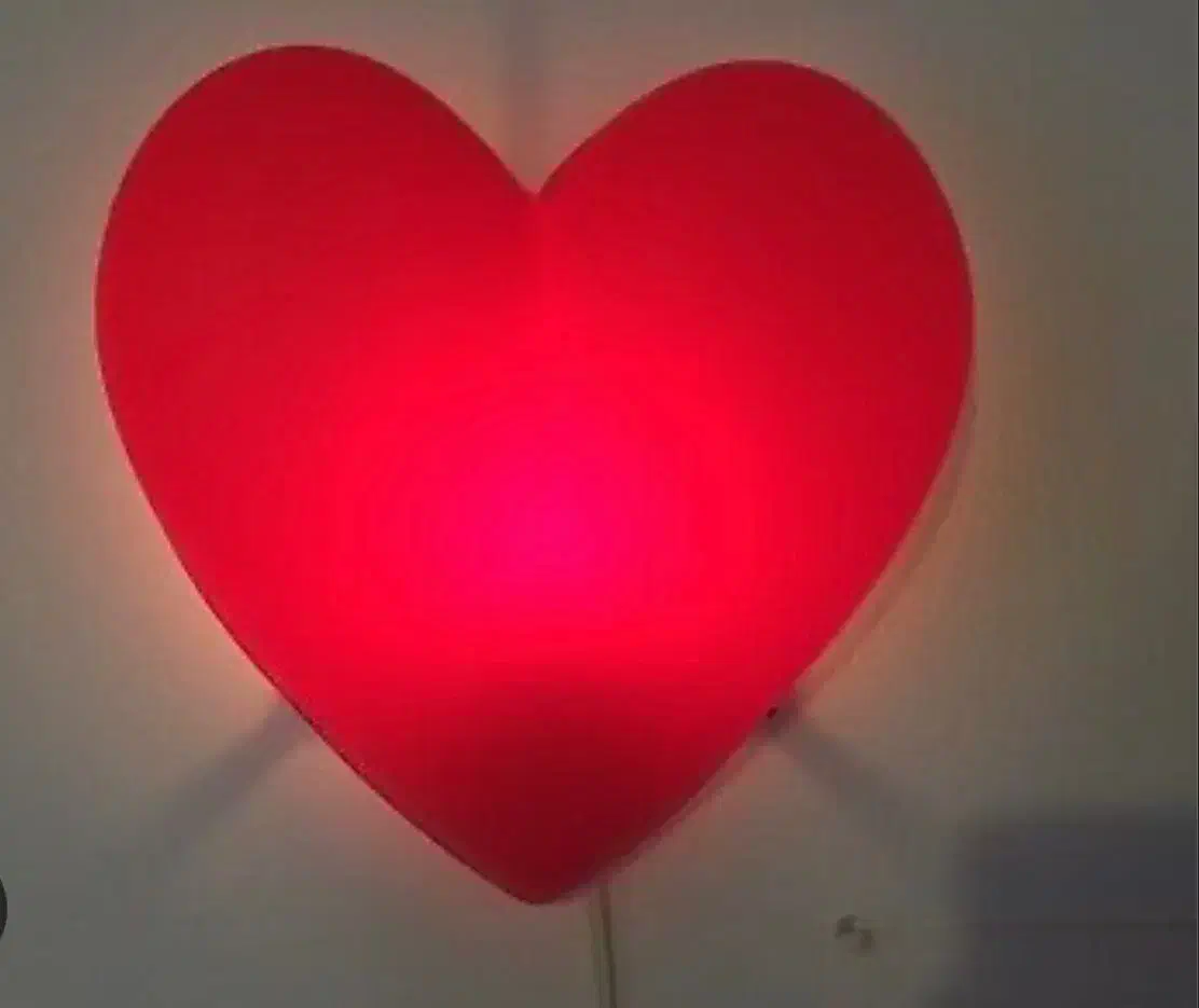 چراغ خواب قلبی قرمز  ایکیا مدل IKEA smila hjarta|چراغ خواب و آباژور|تهران, باغ فیض|دیوار