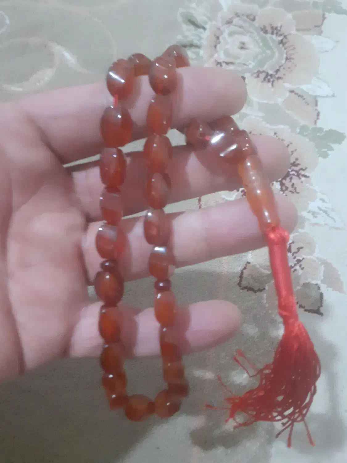 یک عدد تسبیح عقیق اصل موجوداست|کلکسیون اشیاء عتیقه|بروجرد, |دیوار