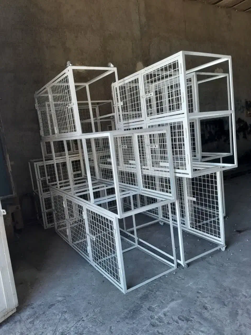 تعدادی قفس سگ. برای توله و سگ بزرگ|لوازم جانبی حیوانات|ماهدشت, |دیوار