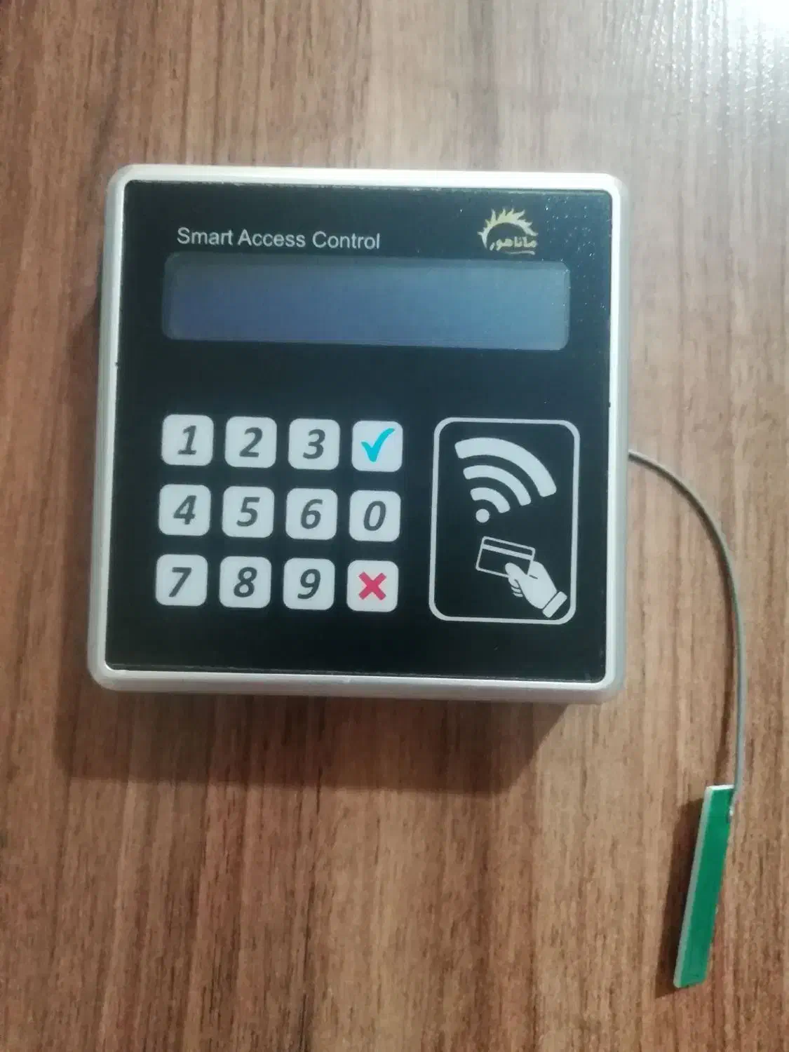 تگ دار کردن آسانسور|خدمات پیشه و مهارت|فولادشهر, B4|دیوار