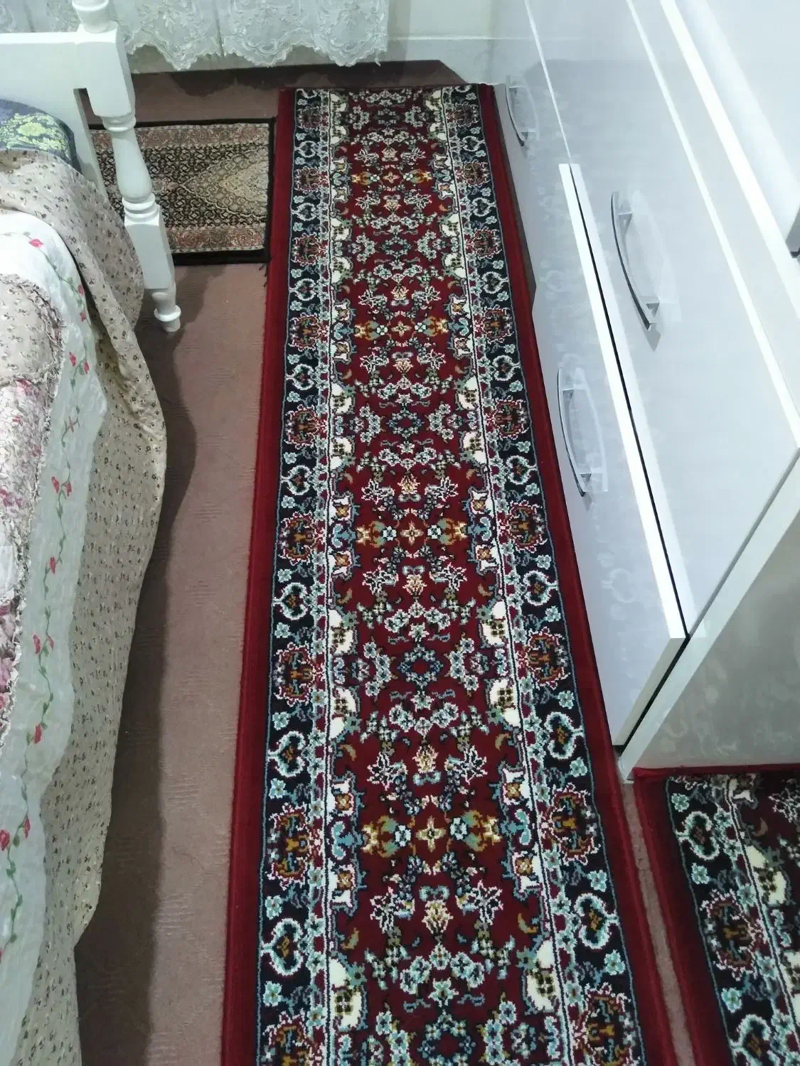 فرش چهار متری و کناره|فرش|لاهیجان, مهرگان|دیوار