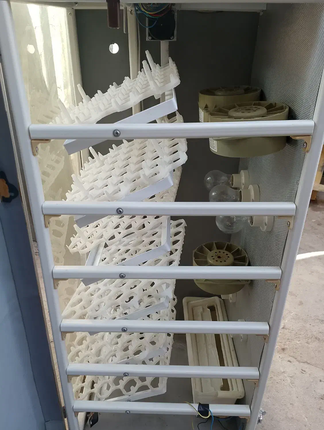 دستگاه جوجه کشی تخم مرغ ۳۰۰تایی ۱۳ملیون|ماشین‌آلات صنعتی|جیرنده, |دیوار