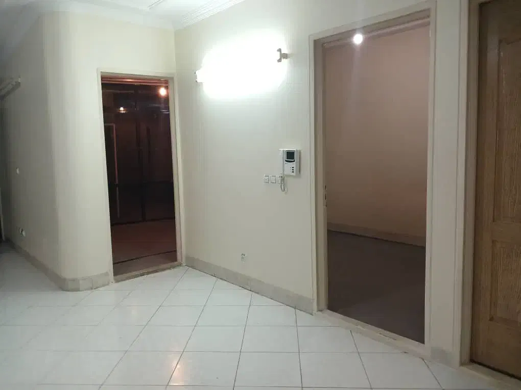 آپارتمان ۸۰ متری دو خواب همکف ارتش|اجارهٔ آپارتمان|اصفهان, فرح آباد|دیوار