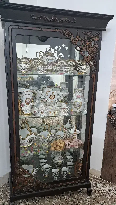 بوفه چوبی جادار|بوفه، ویترین، کنسول|یزد, |دیوار