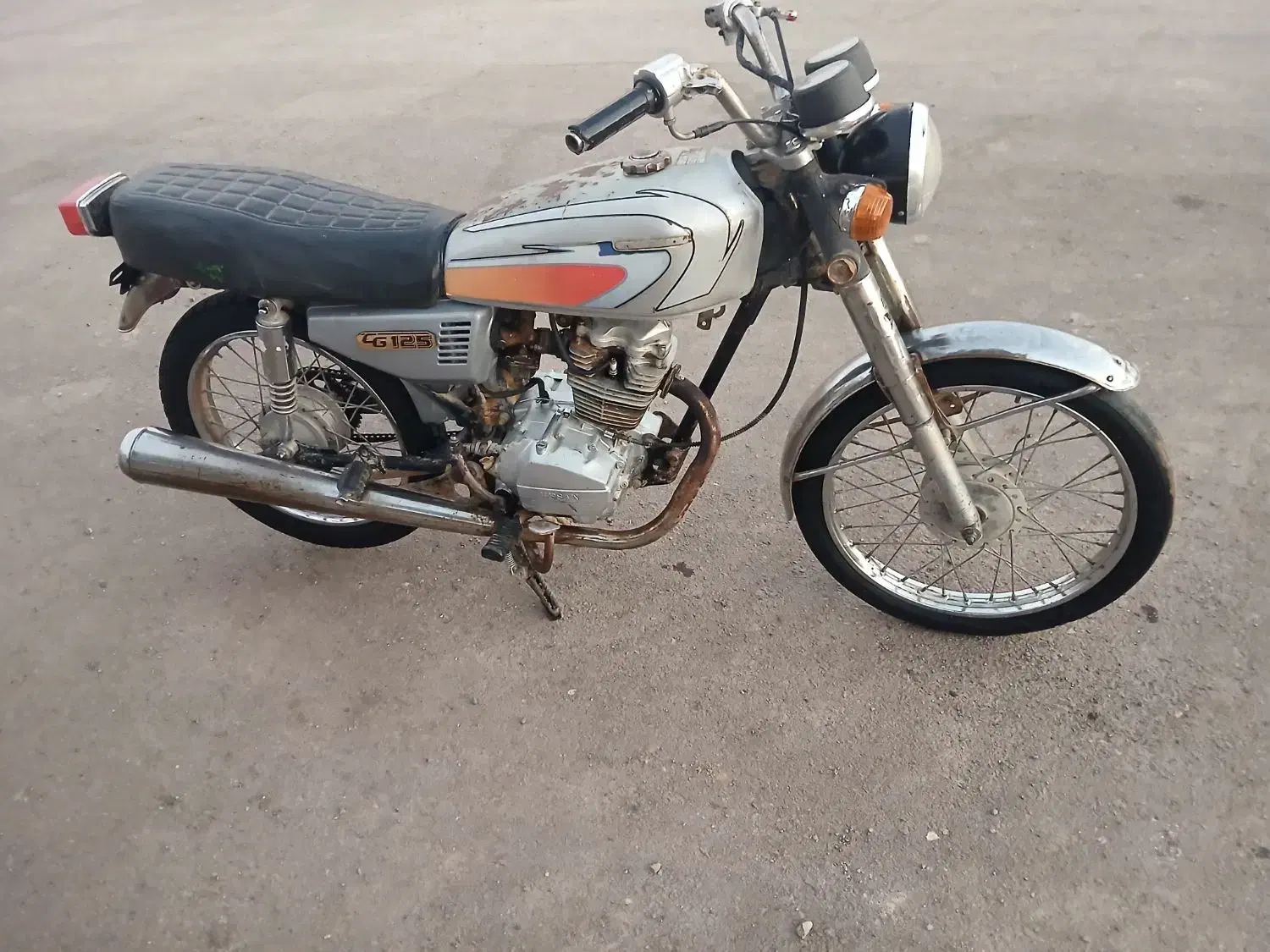 با سلام فروش موتور هندا مدل ۸۶ پلاک قدیم|موتورسیکلت|قائن, |دیوار