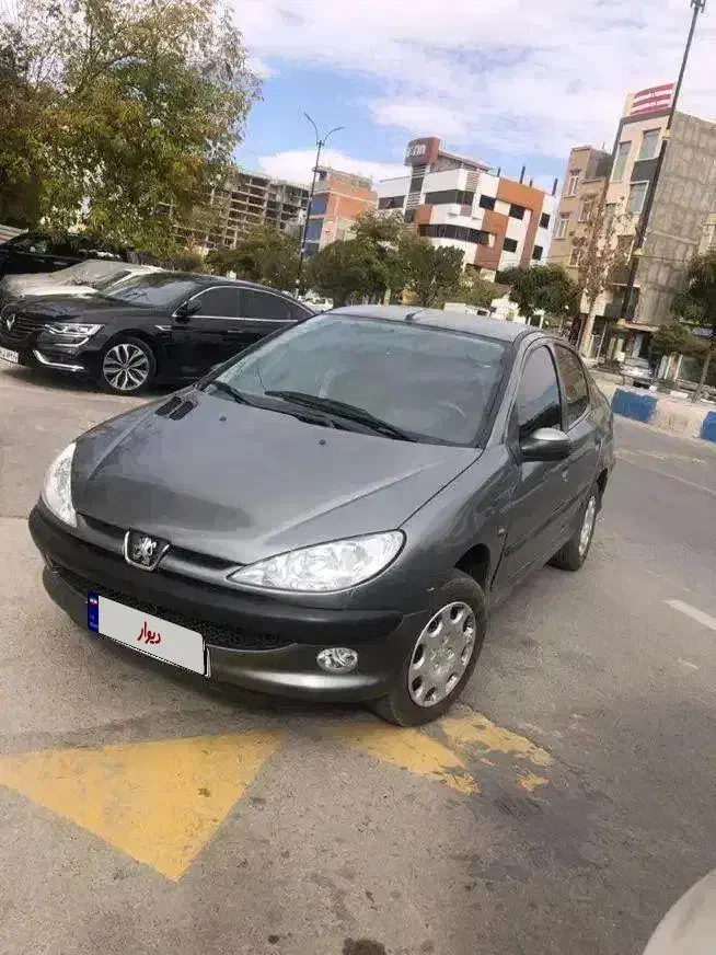 ۲۰۶ صندوق دار متور تیوفایو رنگ خاکستری دوره رنگ|خودرو سواری و وانت|بازرگان, |دیوار