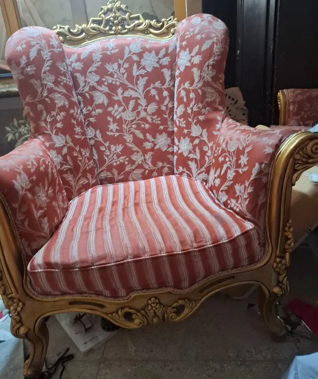 مبل سلطنتی|مبلمان خانگی و میز عسلی|اصفهان, شیخ طوسی|دیوار