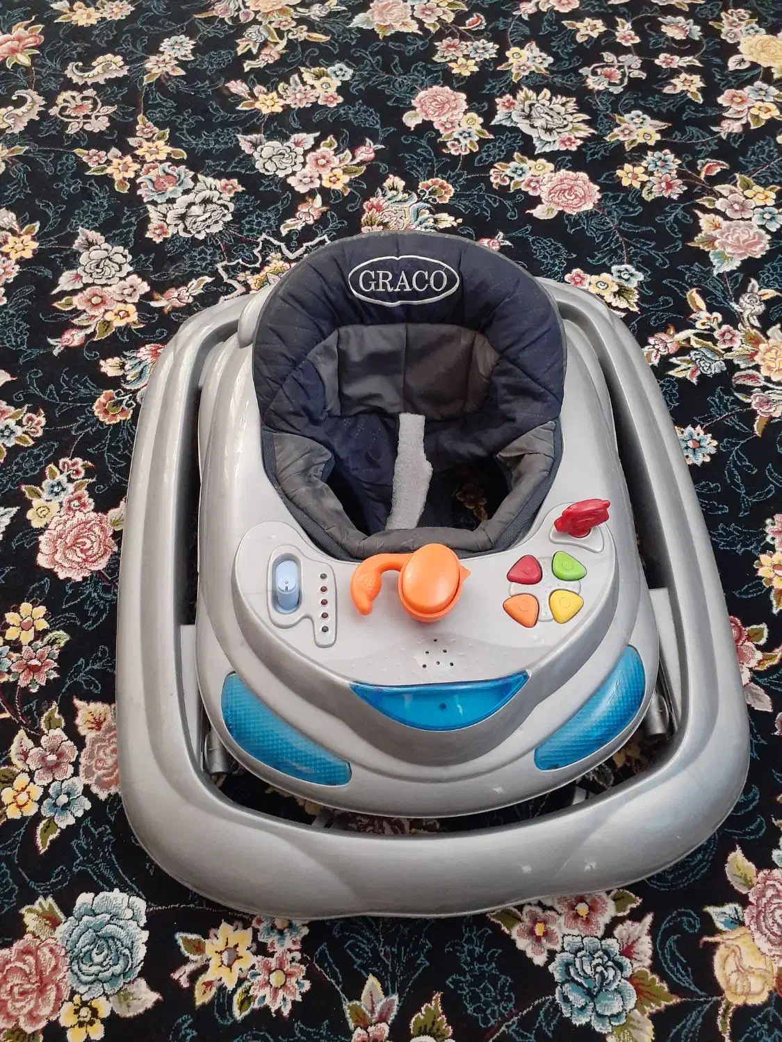 کری یر وروروئک|اسباب و اثاث بچه|مهاجران, |دیوار