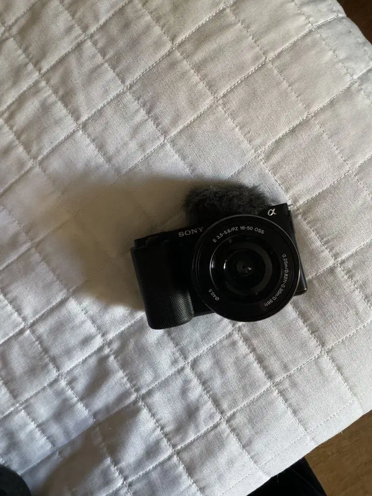 دوربین Sony ZV-E10|دوربین عکاسی و فیلم‌برداری|ساری, |دیوار