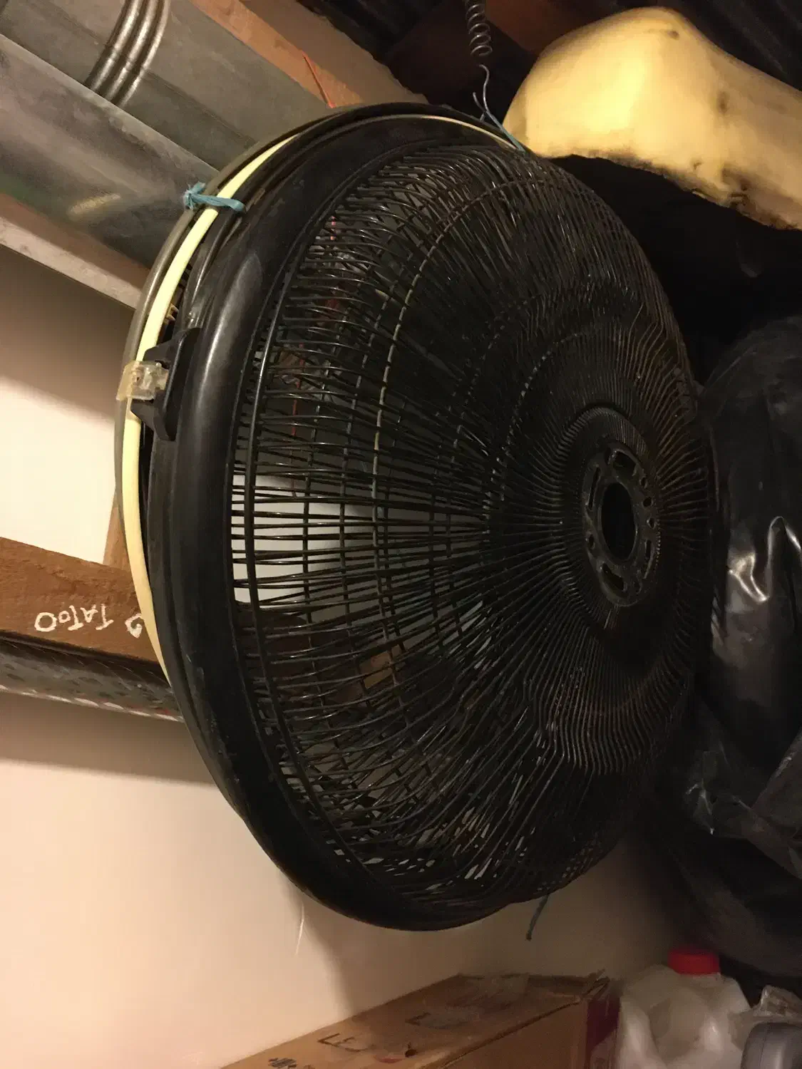 پنکه چادر|پنکه و تصفیهکنندهٔ هوا|رشت, شهرک قدس|دیوار