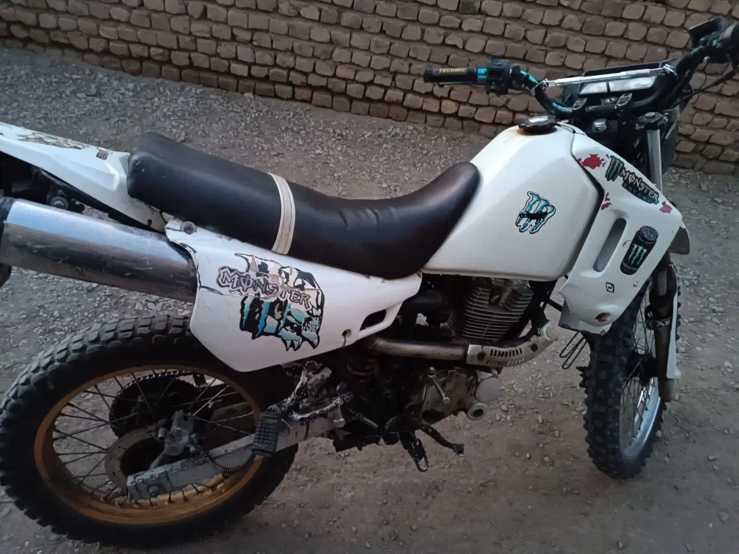 موتور|موتورسیکلت|تربتحیدریه, بالا ولایت|دیوار