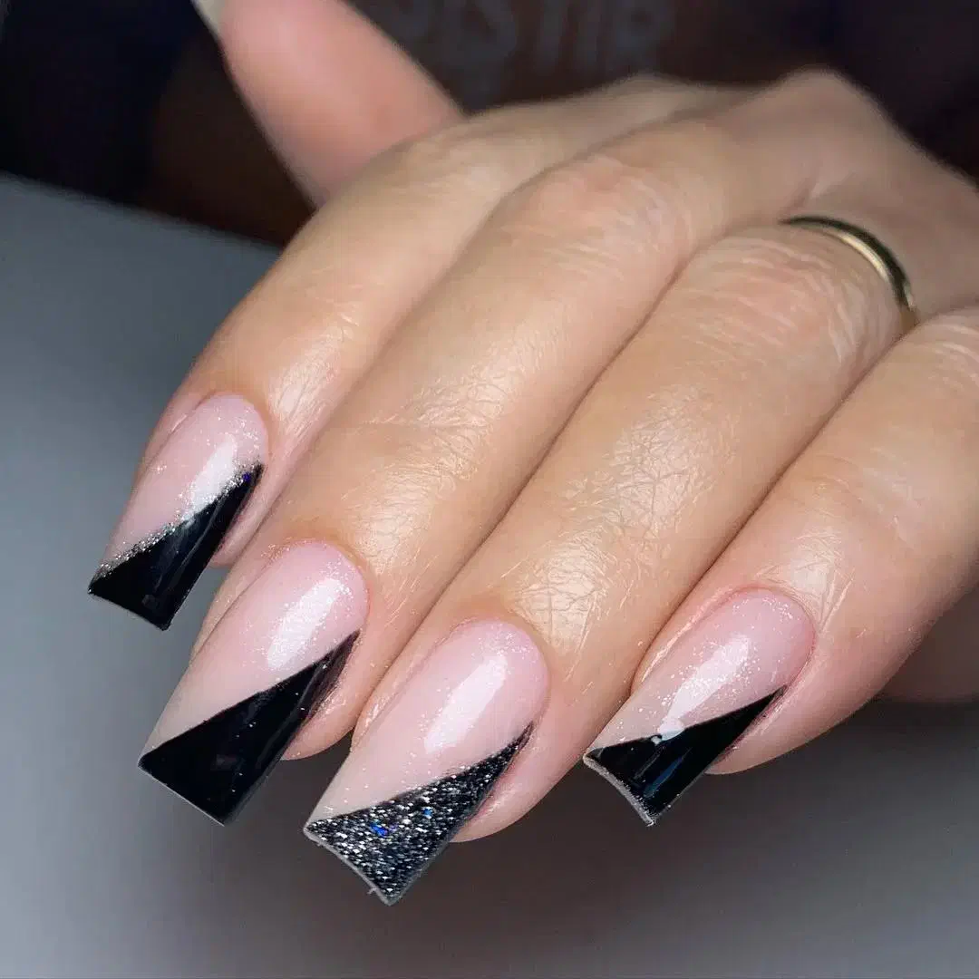 کاشت ناخن|خدمات آرایشگری و زیبایی|نقده, |دیوار