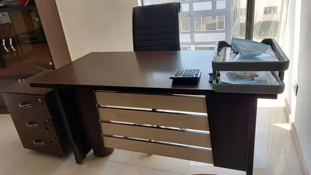 میز اداری|دفتر کار|کیش, |دیوار