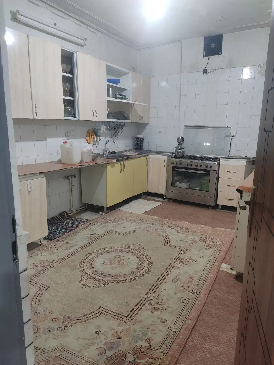 ی طبقه زیرزمین ۱۶۰متری|اجارهٔ خانه و ویلا|قم, انصار‌الحسین|دیوار