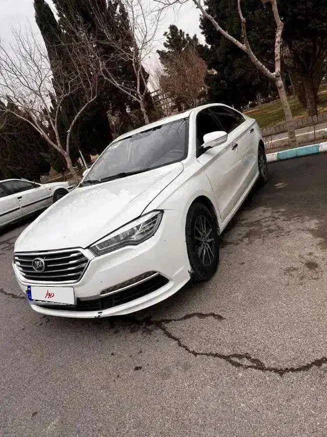 لیفان ۸۲۰|خودرو سواری و وانت|خمینی‌شهر, |دیوار