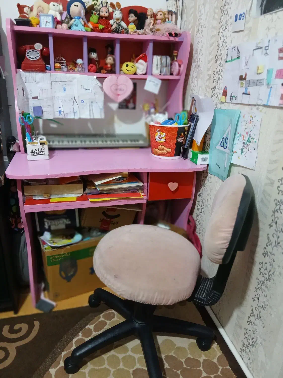 صندلی کودک و میز کامپیوتر دخترانه|میز تحریر و کامپیوتر|اردبیل, |دیوار