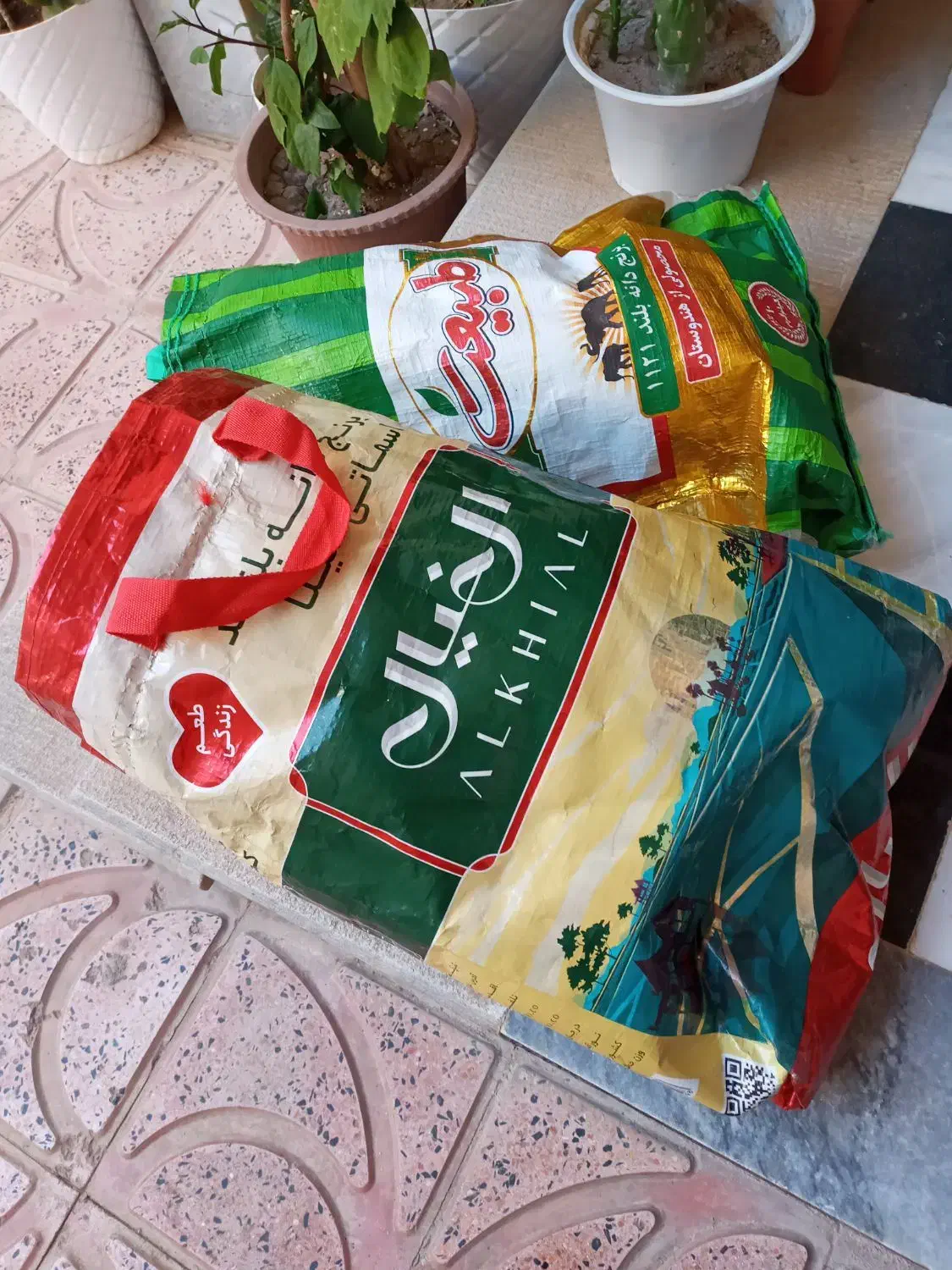 گونی برنج از هر دوتاش زیپ دار بدون زیپ|ظروف نگهدارنده، پلاستیکی، یک‌بارمصرف|اهر, |دیوار